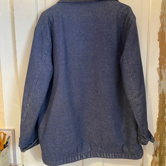 VINTAGE CHORE COAT!!! UNBRANDED, CONTRAST STITCHED DENIM. SZ M